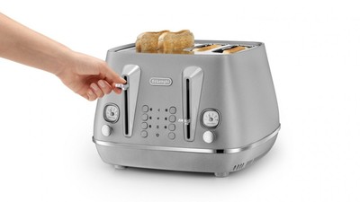 Ctin4003s   delonghi distinta perla 4 slice toaster   silver %282%29